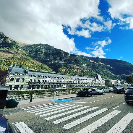 Canfranc Home Apartment *